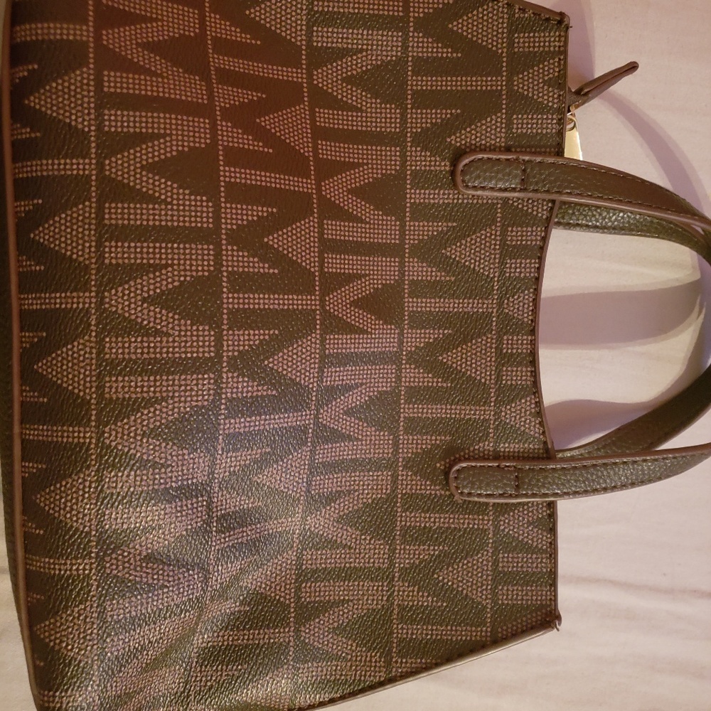 Small carry purse